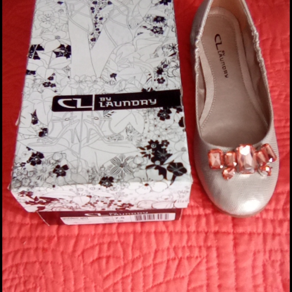 Shoes. Chinese Laundry - Picture 3 of 3